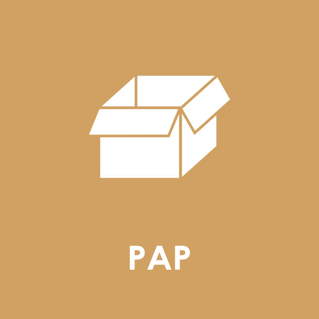 Papkasse på brun baggrund som symboliserer papaffald Piktogram af papaffald