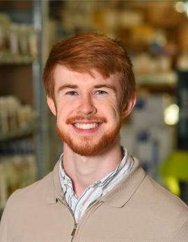 Jonas Hartmann Albjerg, B Company Jonas Hartmann, Albjerg, studentermedhjælper i e-commerce-afdelingen, herunder visuelt og tekstbaseret indhold til digitale kanaler i virksomheden B Company